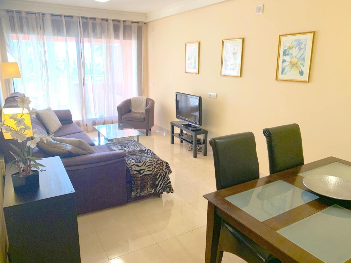 Salinas. Apartment For 4. Terrace/Parking/Pools/Gym/4Mins Beach Estepona Exteriér fotografie