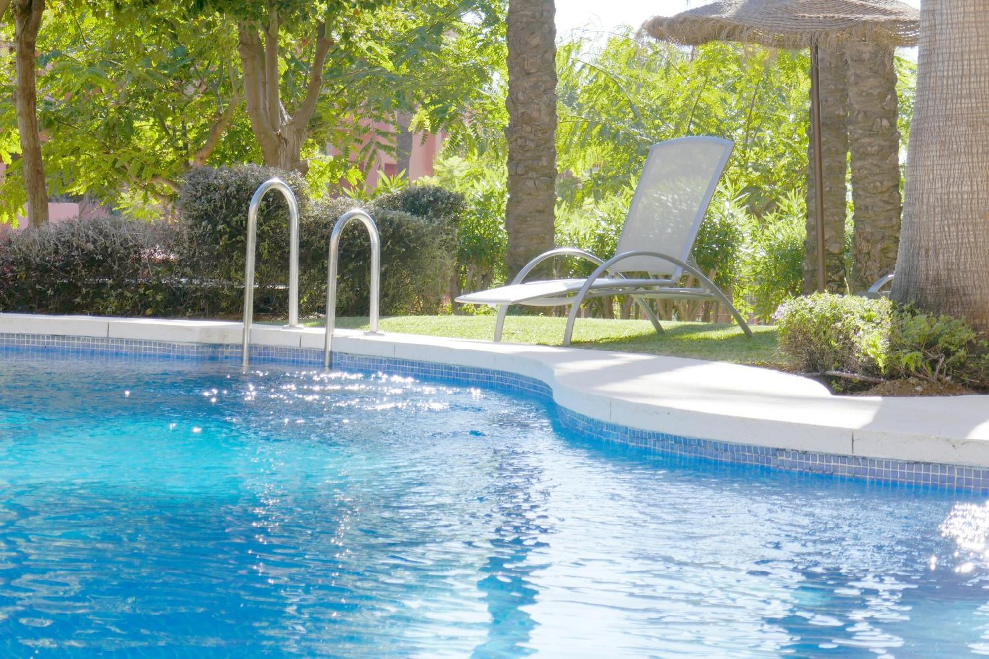 Salinas. Apartment For 4. Terrace/Parking/Pools/Gym/4Mins Beach Estepona Exteriér fotografie