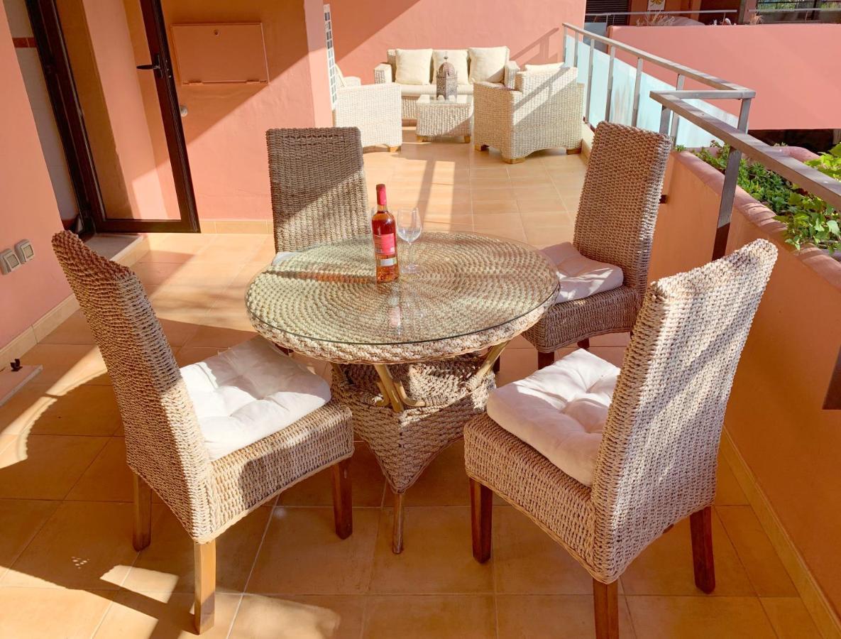 Salinas. Apartment For 4. Terrace/Parking/Pools/Gym/4Mins Beach Estepona Exteriér fotografie